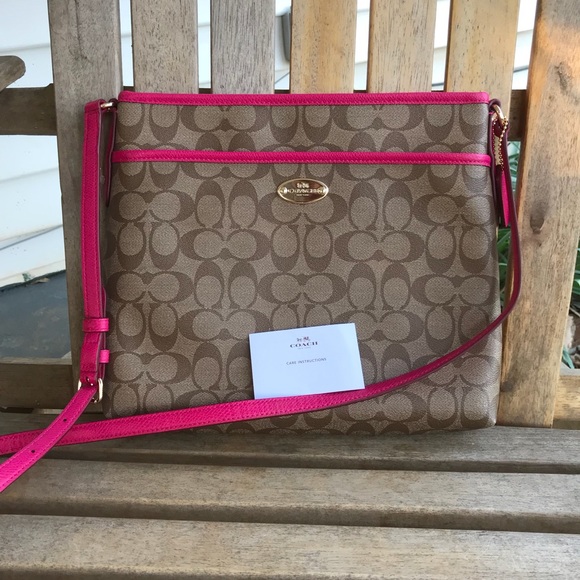 Coach crossbody - Picture 1 of 4